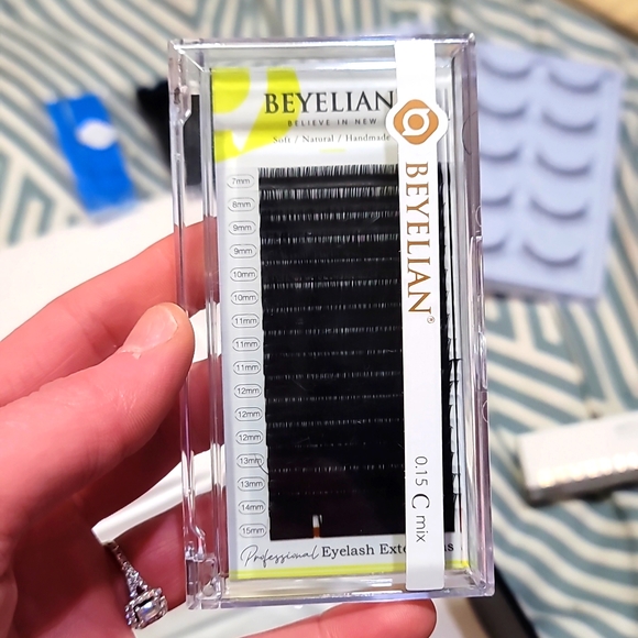 False lashes - Picture 4 of 9